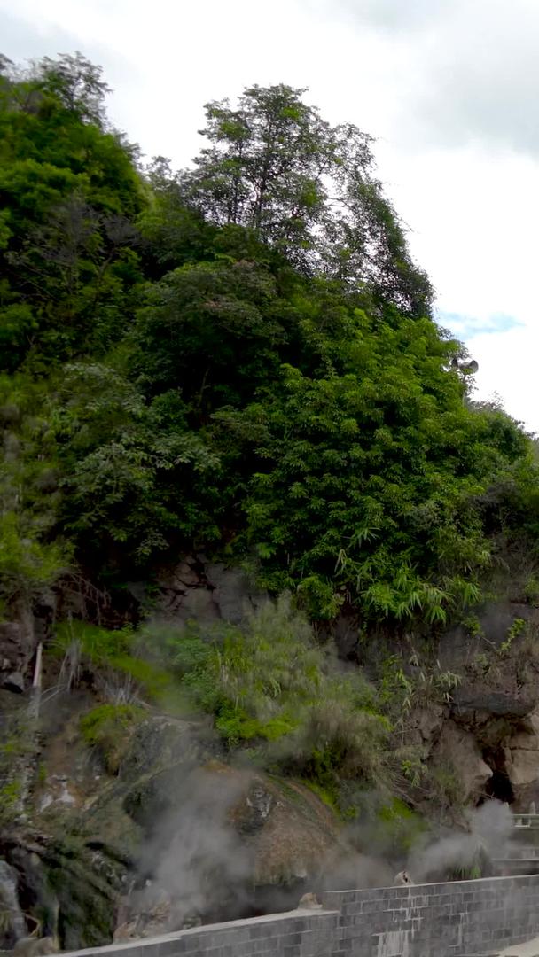 腾冲热海景区高清实拍地热景观视频的预览图