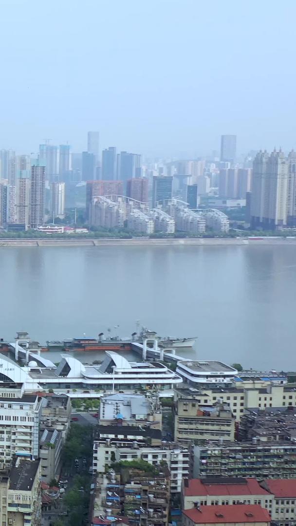 武汉科技馆航拍和长江两岸风光视频的预览图