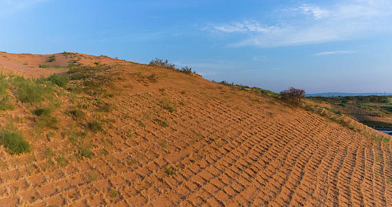 沙漠地区治沙4K航拍视频的预览图
