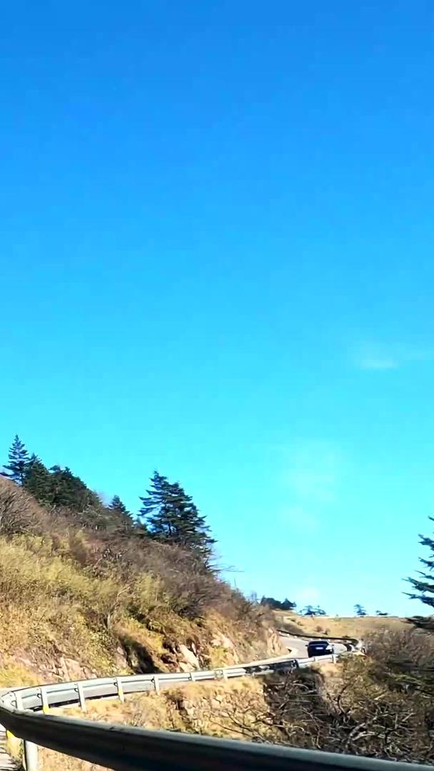 神农架登顶行车视频视频的预览图
