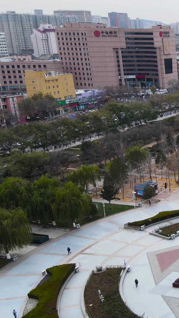 济南地标泉城公园地标环绕视频的预览图