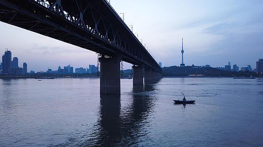 延时摄影4k素材武汉长江江滩江景大桥城市风光视频的预览图