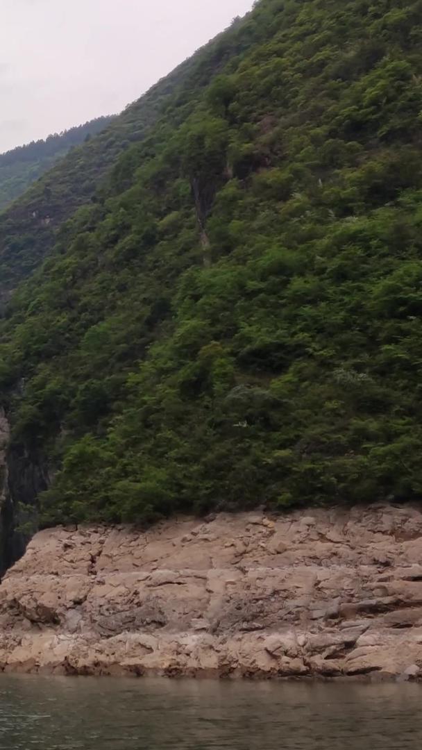 实拍巫山小三峡滴翠峡视频的预览图