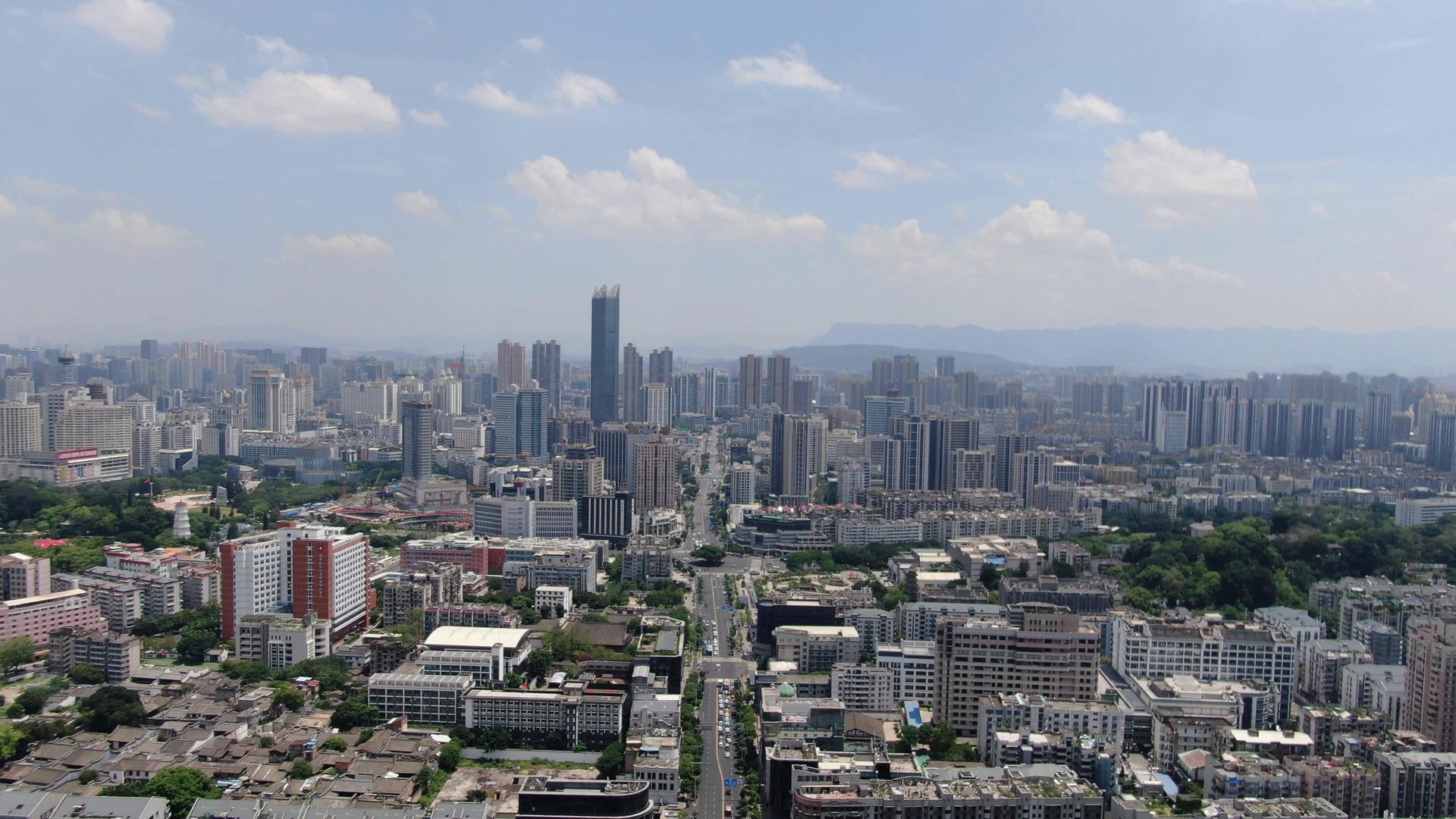 航拍城市高楼蓝天白云天际线视频的预览图