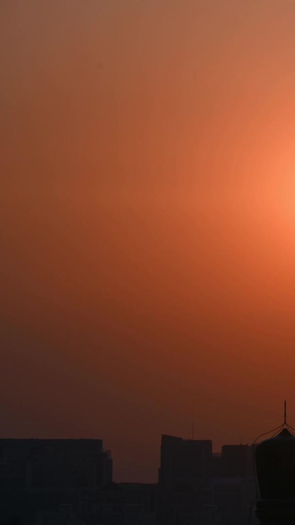 日落的北京中央电视塔视频的预览图