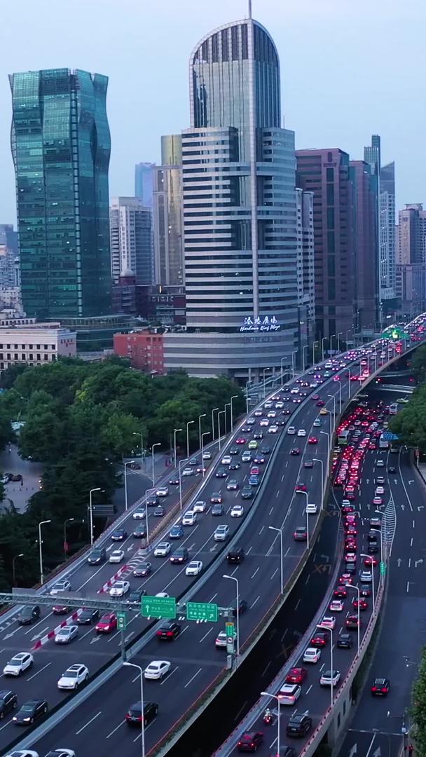上海交通空镜航拍视频的预览图