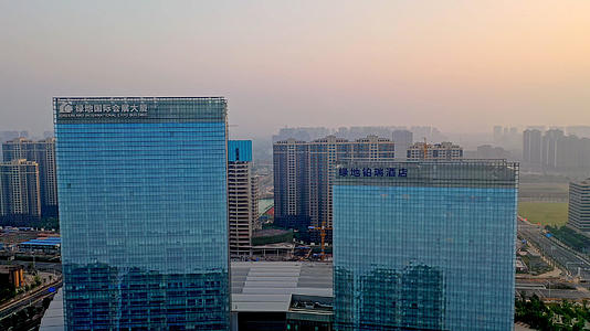 郑州城市天际线航拍视频的预览图