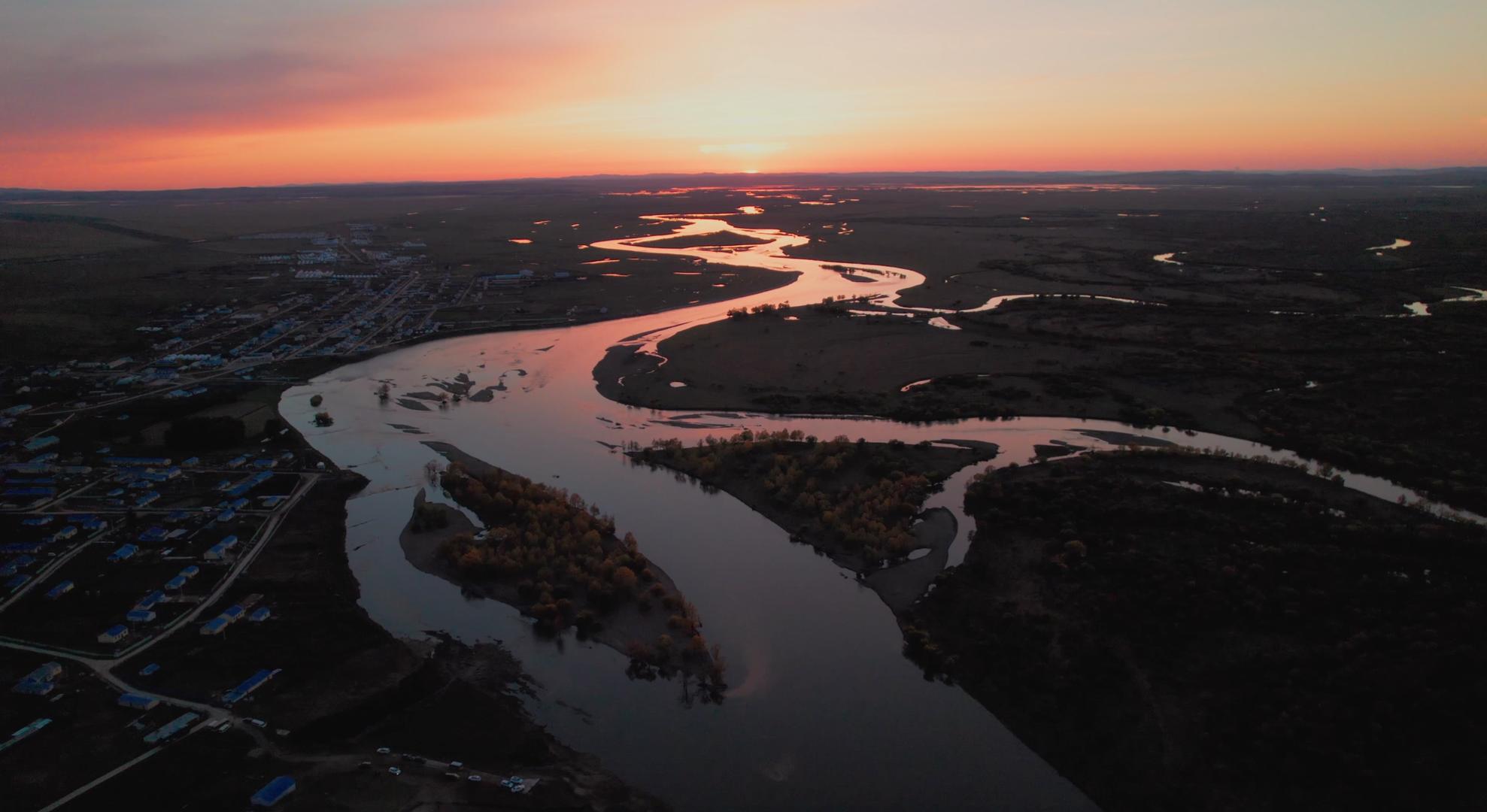 内蒙古黑山头黑山河日落视频的预览图