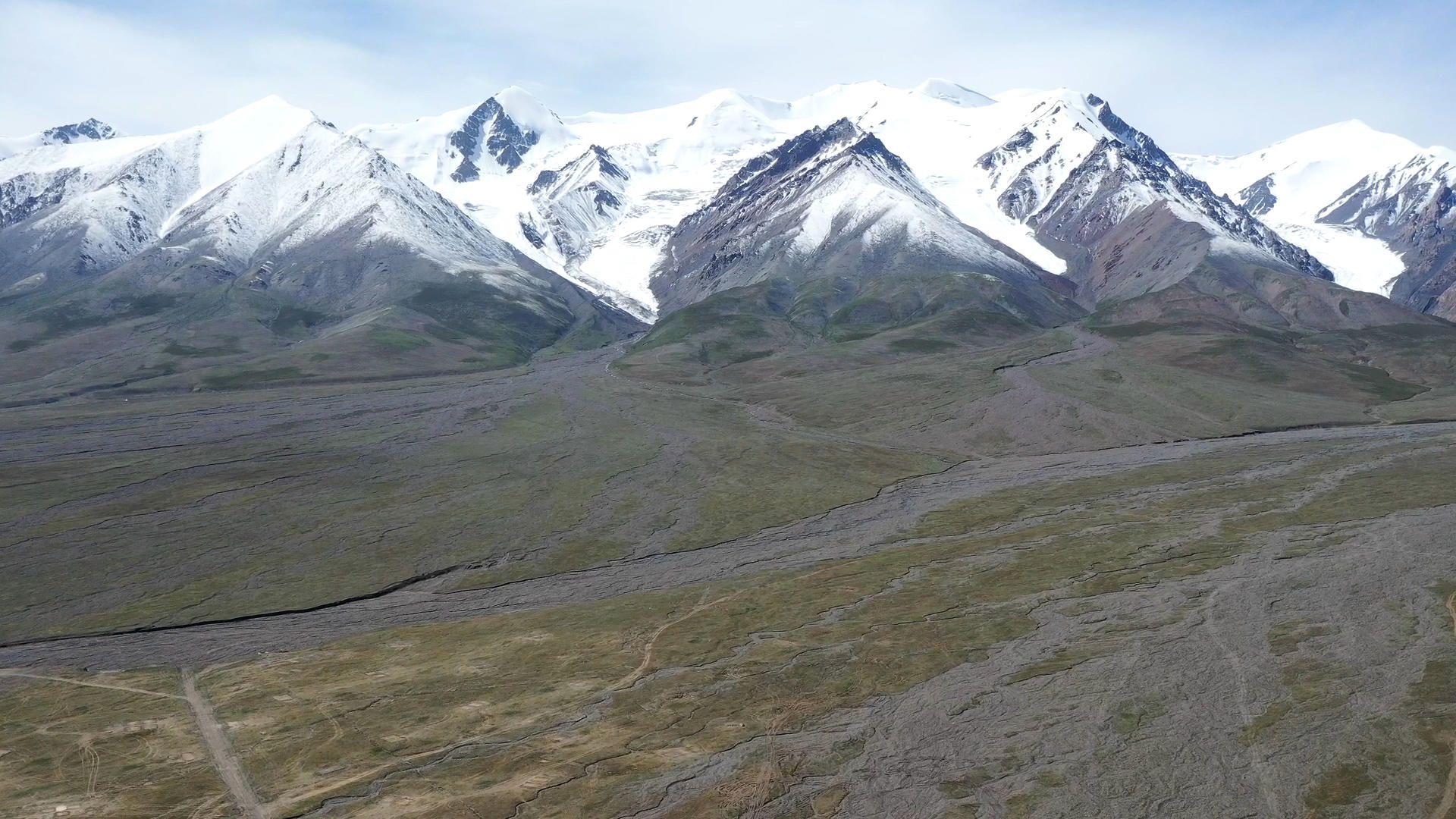 可可西里玉珠峰下的美丽景观延时视频的预览图