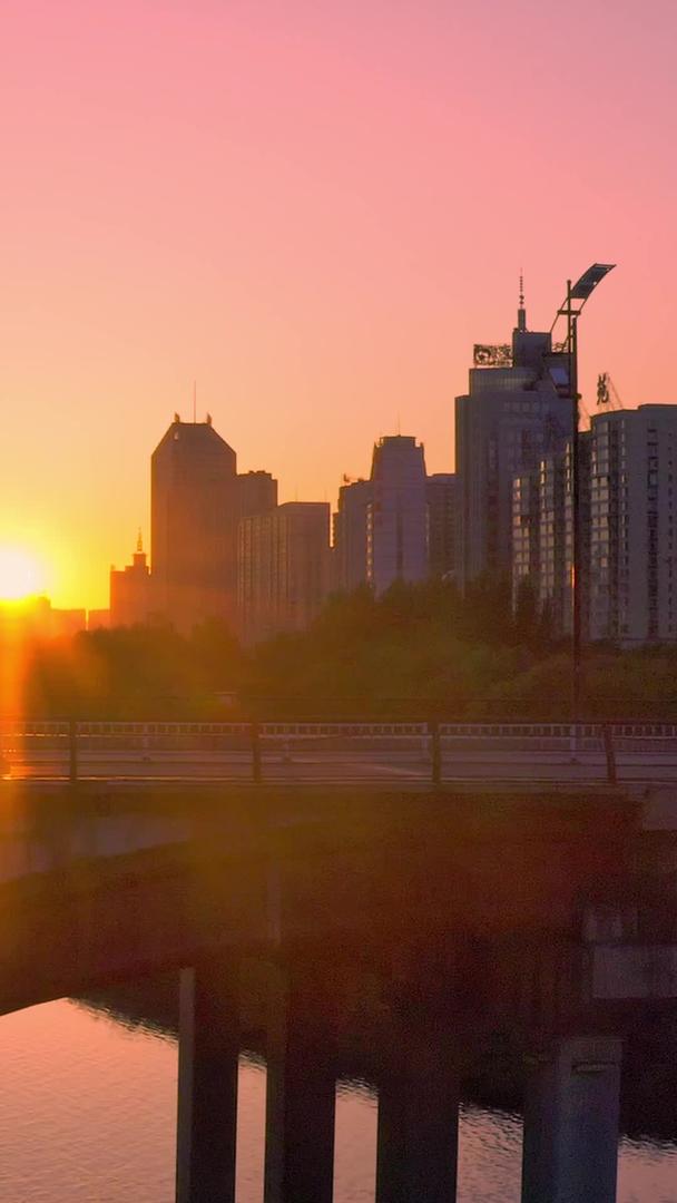 吉林长春松花江夕阳实拍视频的预览图