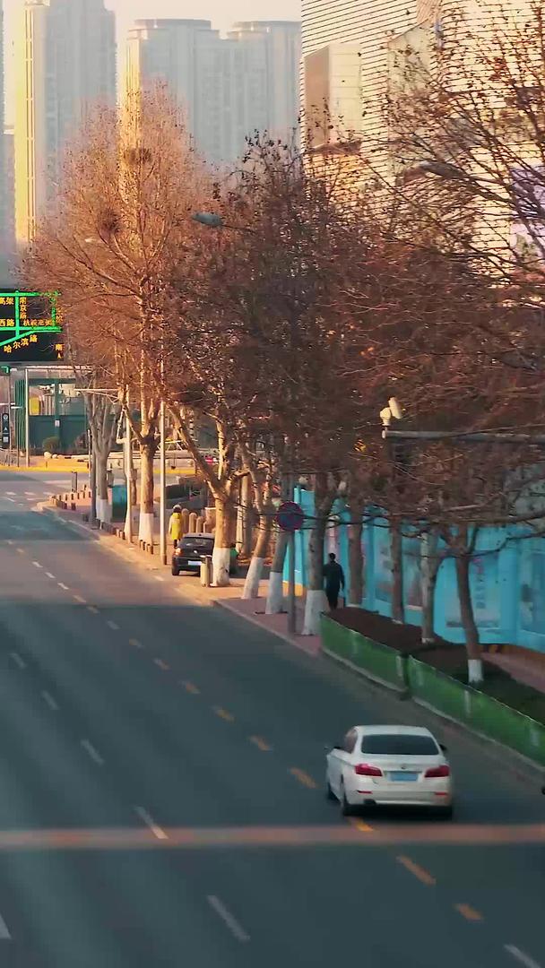 青岛蚌埠路立交桥高峰交通高峰视频的预览图