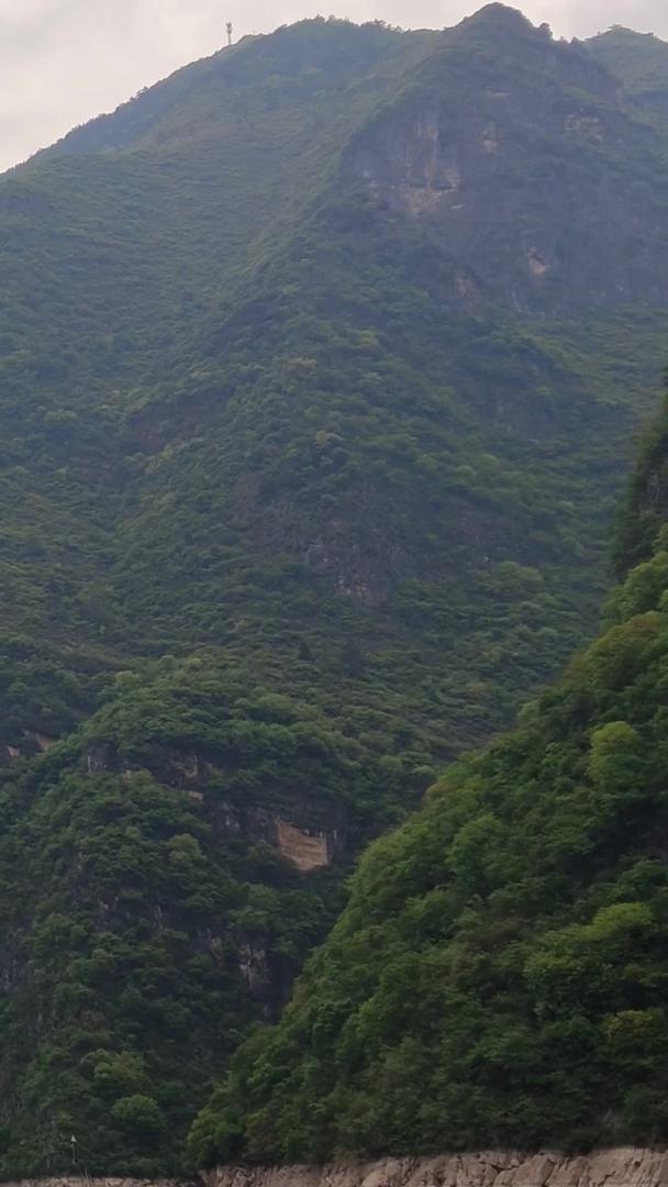 小三峡巫山龙门峡和倒睡美人峰视频的预览图