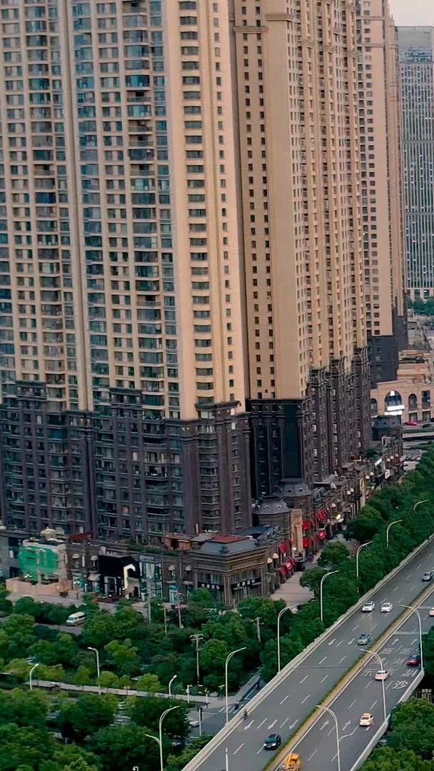 武汉楚河汉街商圈航拍视频素材视频的预览图