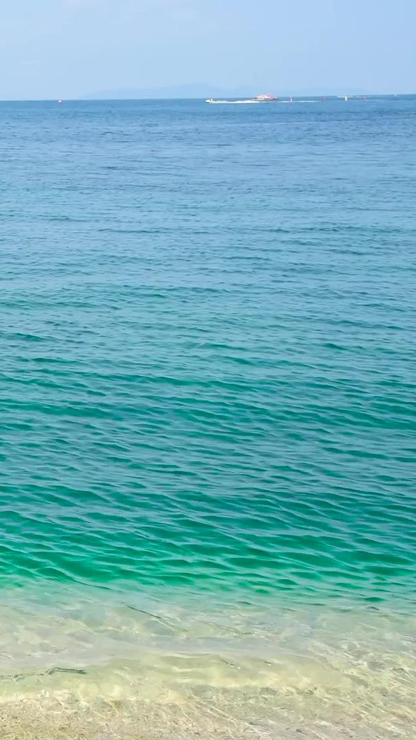 清澈的海水海南三亚蜈支洲岛视频的预览图