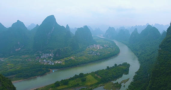 中国自然风光桂林山水相公山4k航拍视频的预览图