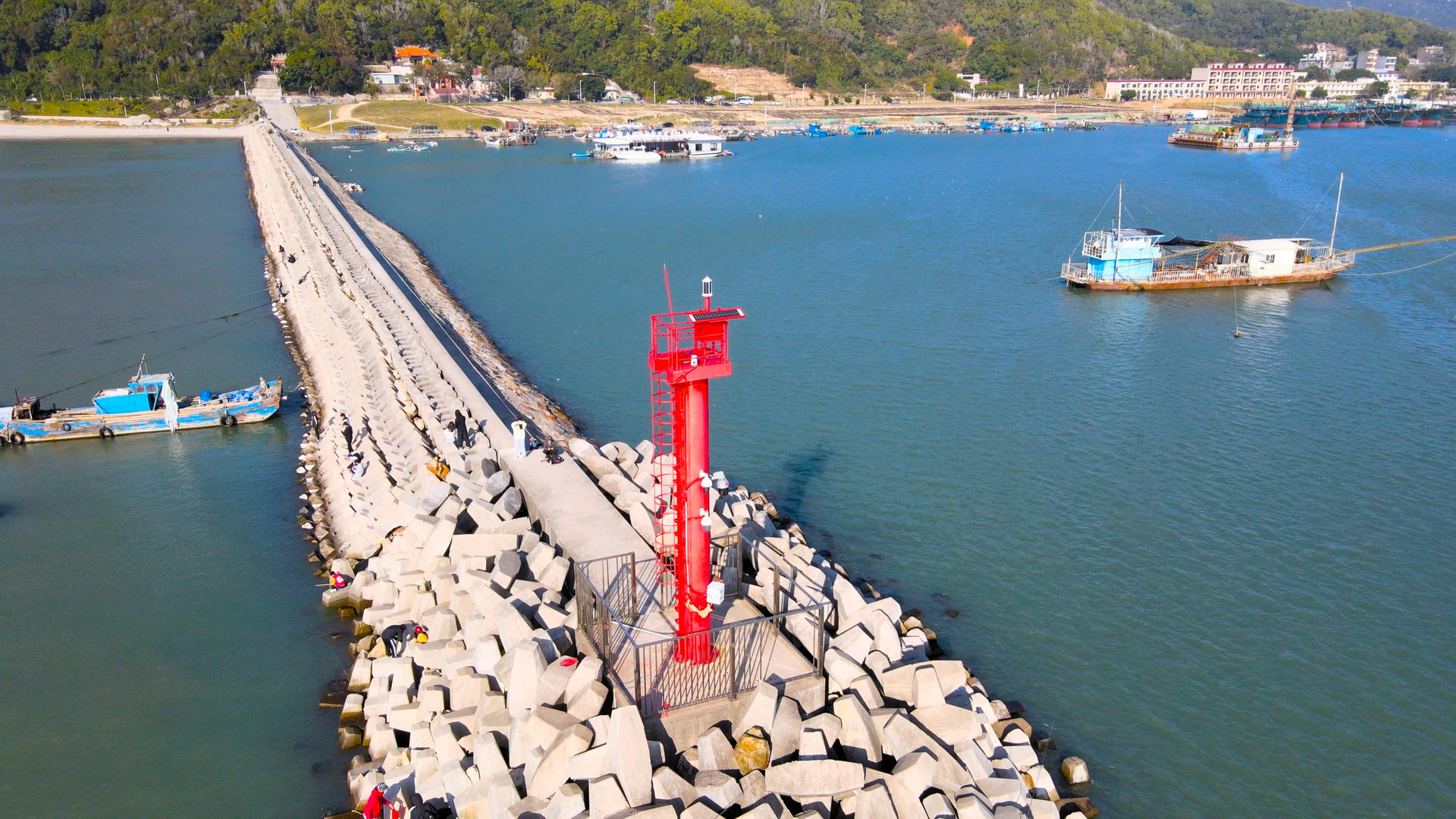 南澳岛红灯塔航拍合集4K视频的预览图