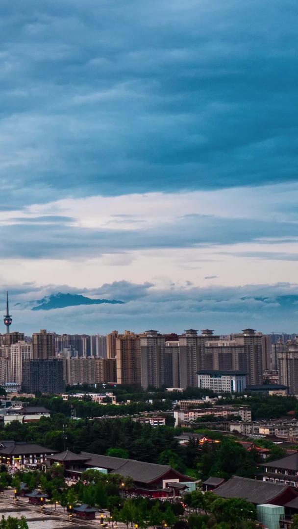 大雁塔雨后延时视频的预览图