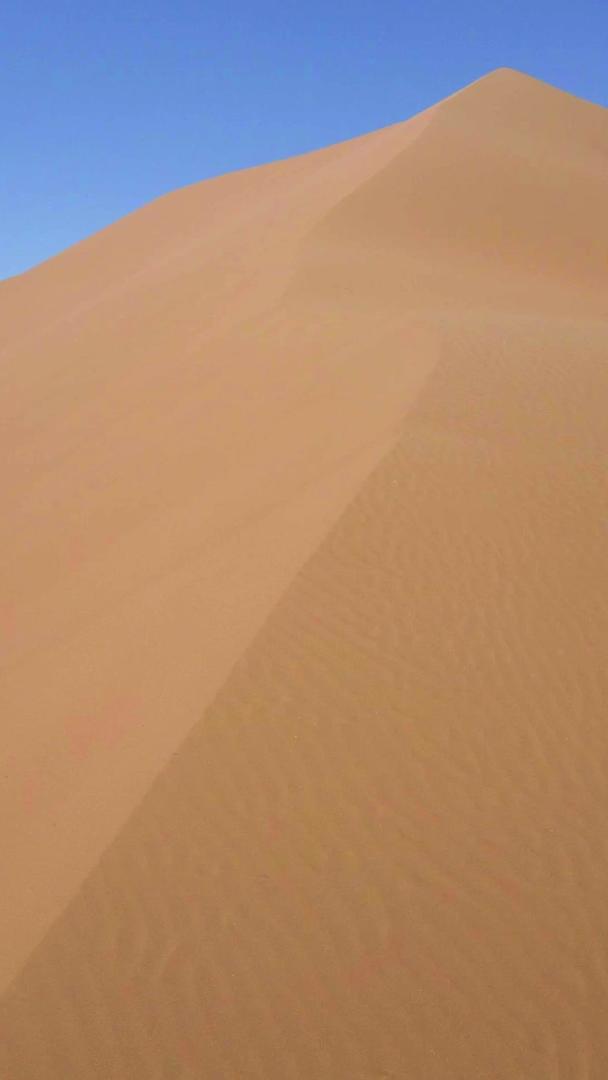 腾格里航拍沙漠大沙丘沙漠视频的预览图