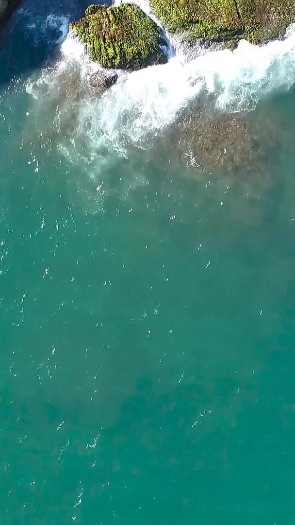 惠州海龟湾海浪礁石航拍视频的预览图