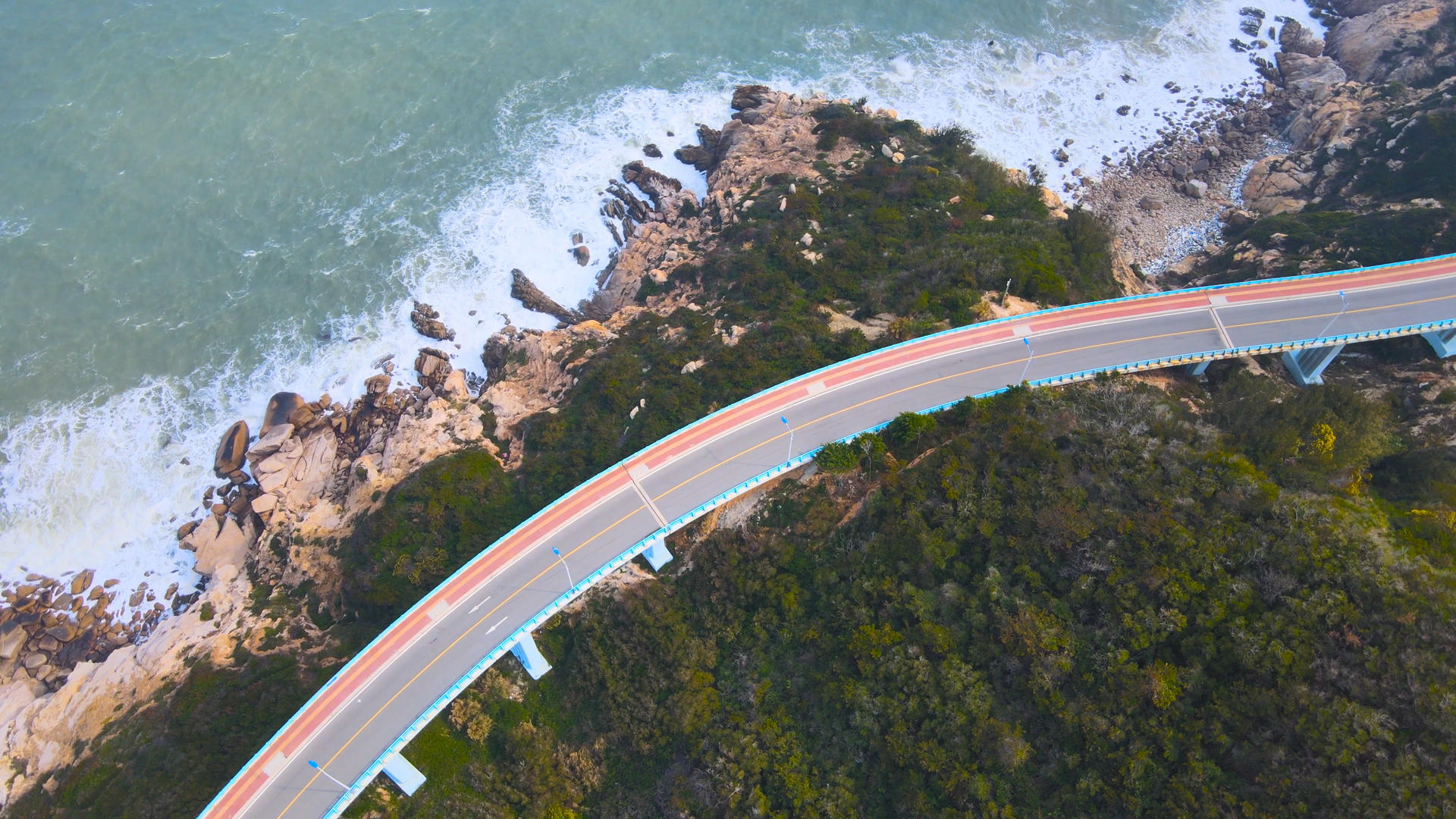 福建东山岛滨海公路航拍俯拍合集4K视频的预览图
