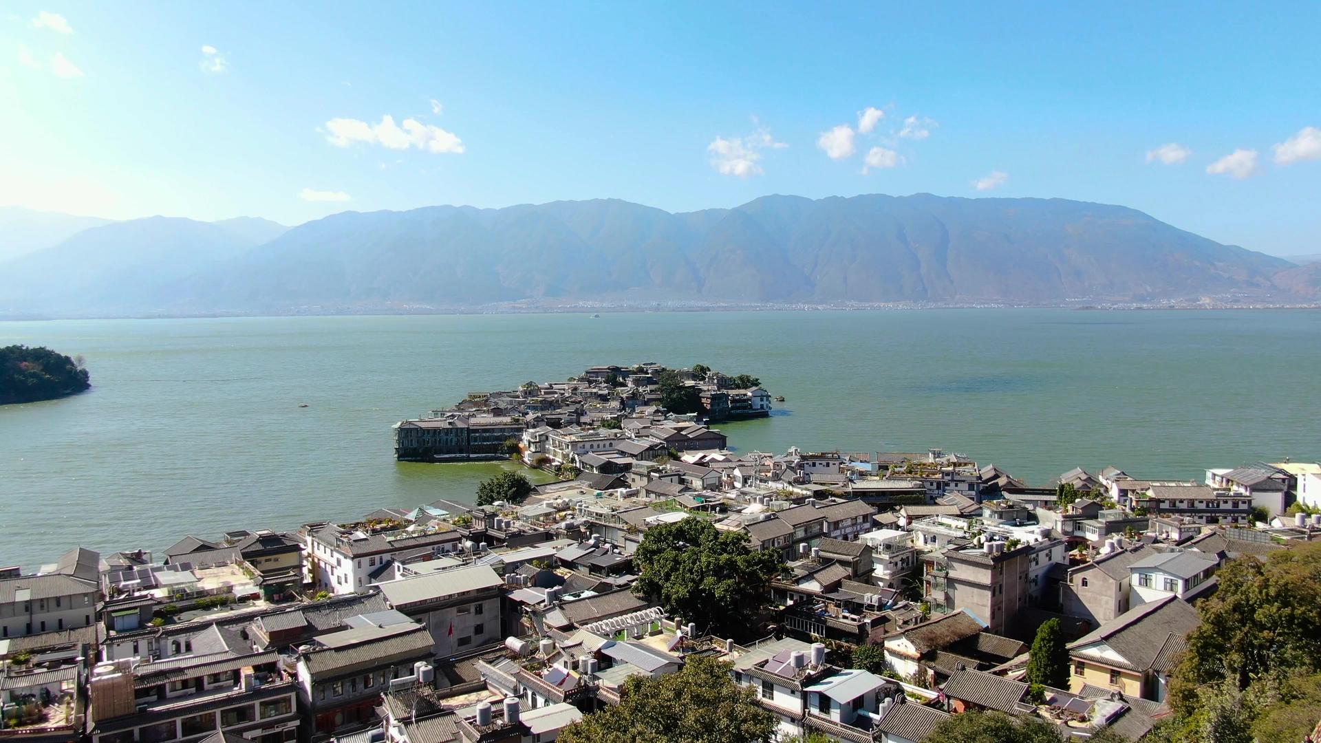 航拍大理洱海双廊古镇视频视频的预览图