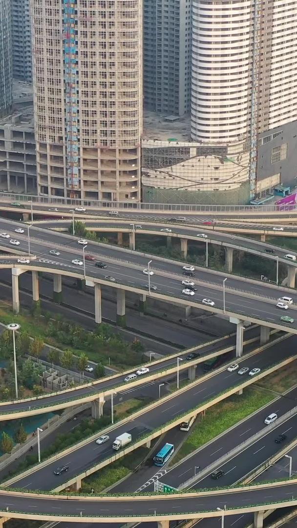 郑州市交通陇海高速公路立交桥视频的预览图