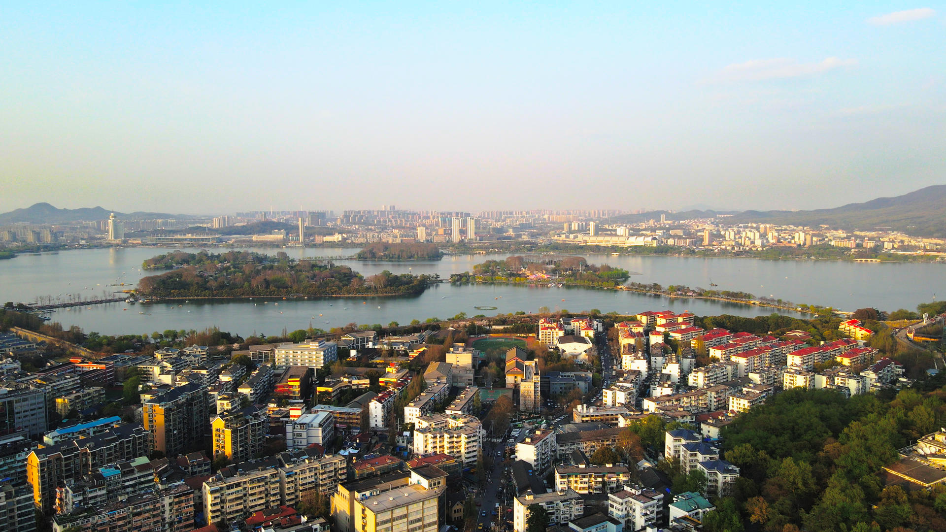 4K航拍南京景区玄武湖视频的预览图