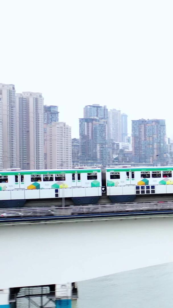 重庆地铁轻轨轻轨交通视频素材视频的预览图