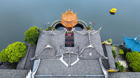 宁波市区5A景区月湖内佛教居士林景点航拍4K视频的预览图