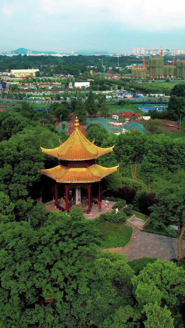 长江风景南京地标燕子矶公园视频的预览图