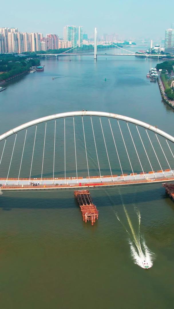 广州观光行人天桥建筑工地建设视频的预览图