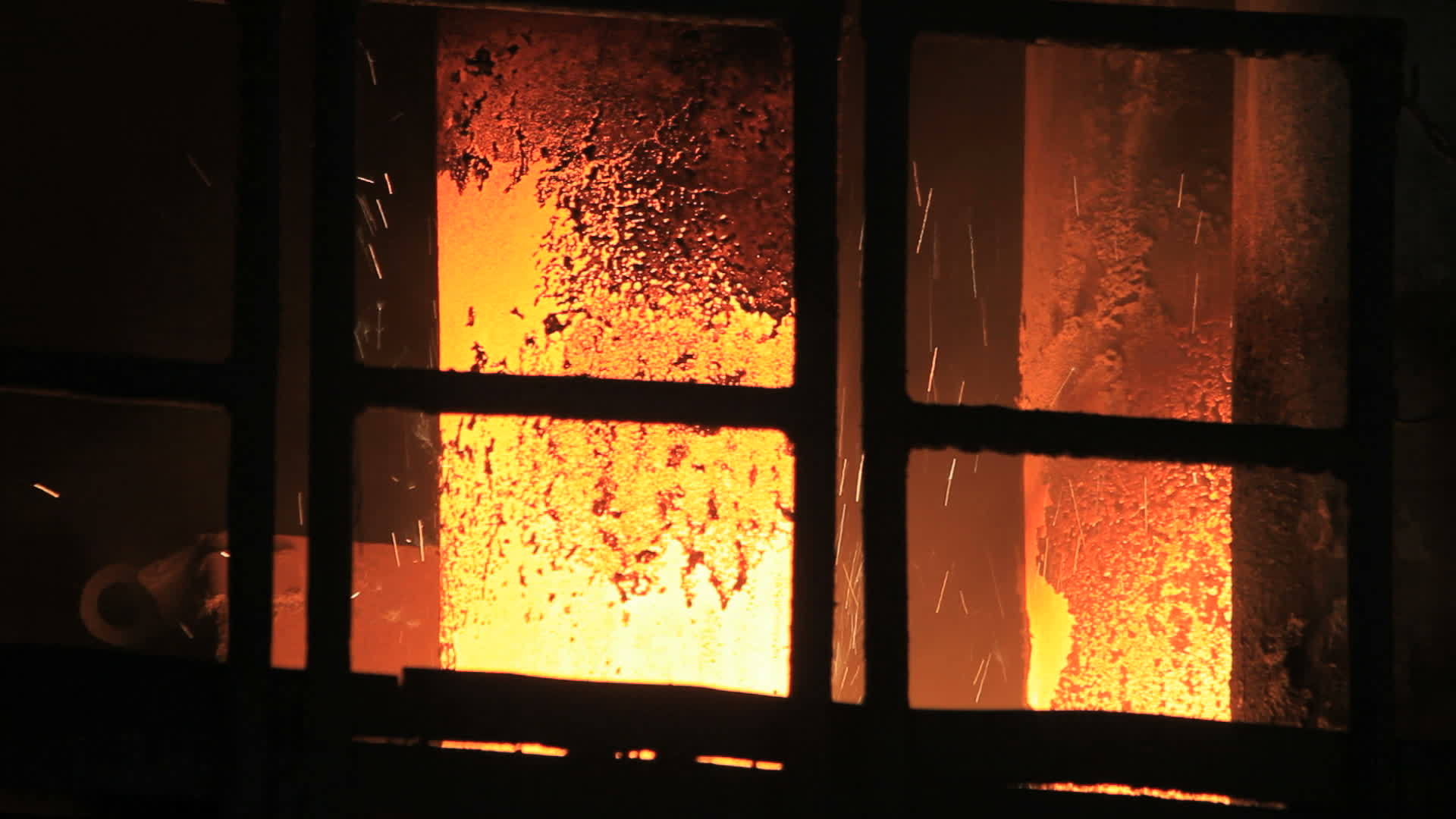 生产现场在金属加工厂视频的预览图