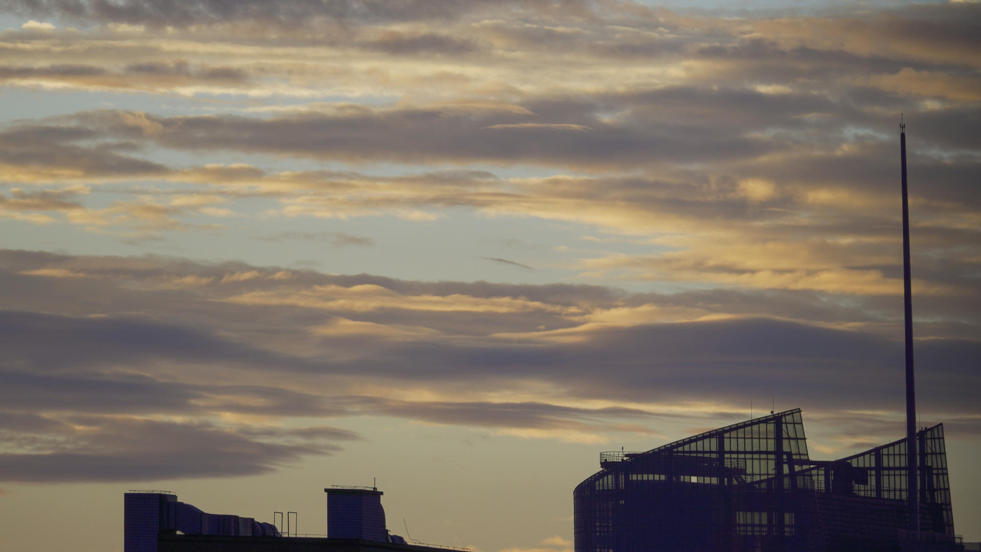 延时摄影城市天空夕阳落日晚霞流动的云4k素材视频的预览图
