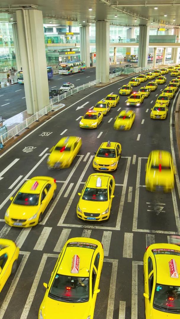 网上名人重庆机场出租车视频的预览图