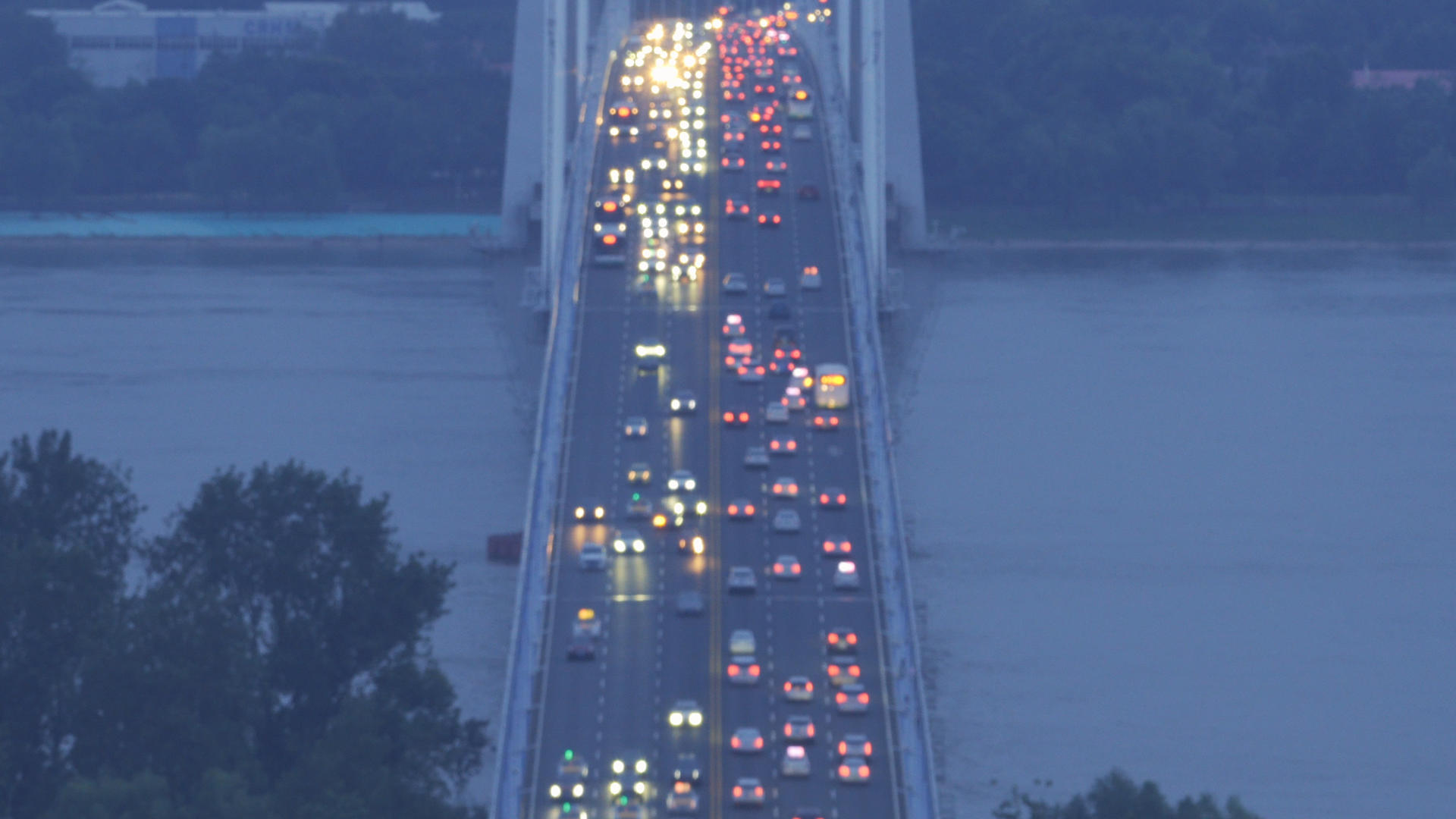 航拍城市桥梁道路夜景灯光交通车流4k素材视频的预览图