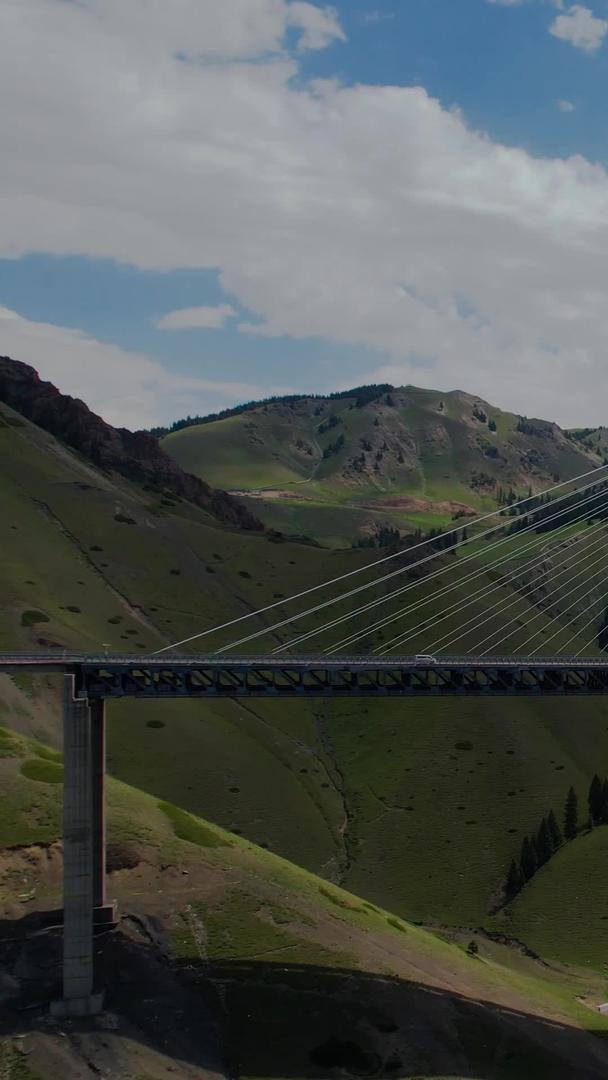 水果沟大桥航拍的壮观视频视频的预览图