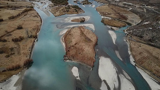 西藏雅鲁藏布大峡谷尼洋河航拍原始素材05视频的预览图