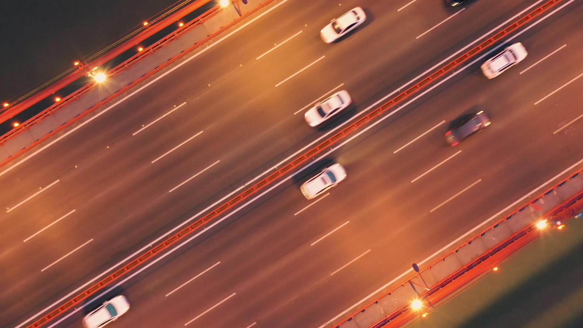 4K航拍夜晚城市桥梁交通出行视频素材视频的预览图