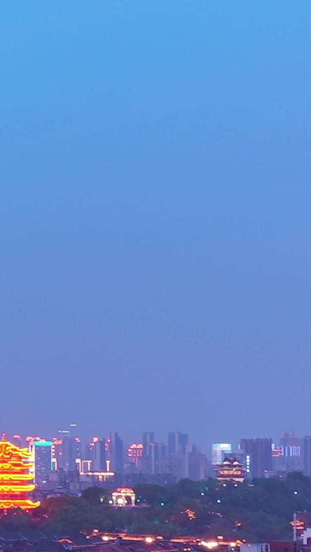 延时摄影城市地标旅游黄鹤楼夜景灯光秀素材视频的预览图