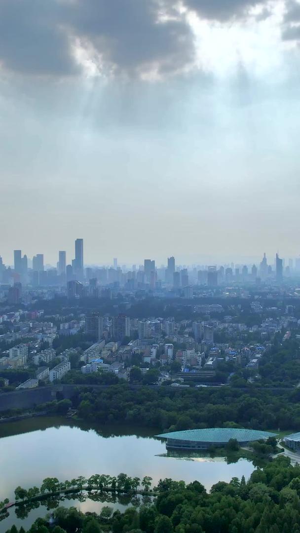 南京城市天际线耶稣光线视频的预览图