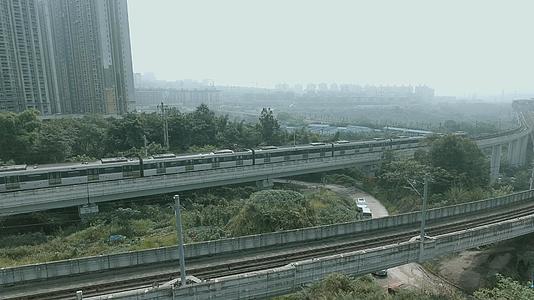 重庆城乡结合部轻轨站视频的预览图