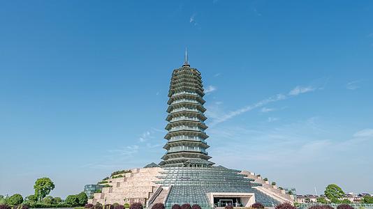 8K震撼大范围移动延时杭州地标中国水利博物馆晴天蓝天白云视频的预览图