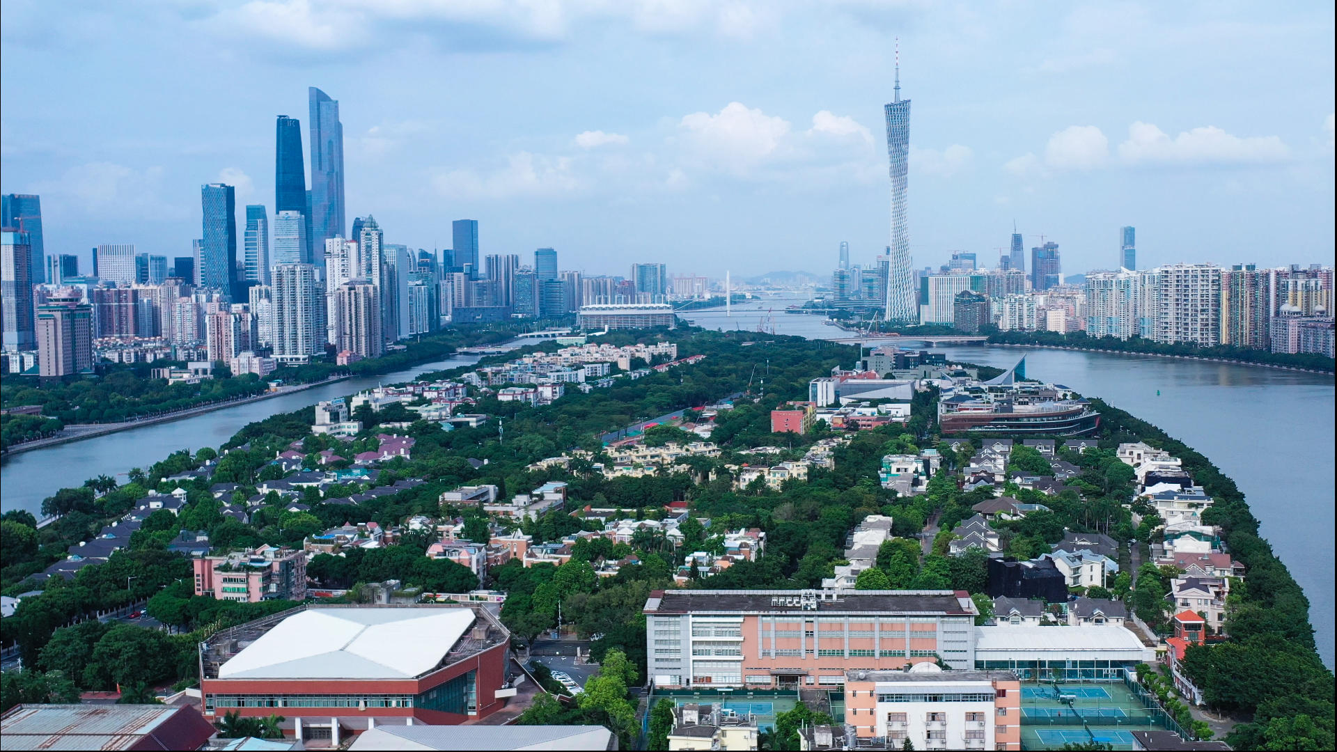 4k高清航拍广州二沙岛城市建筑视频的预览图