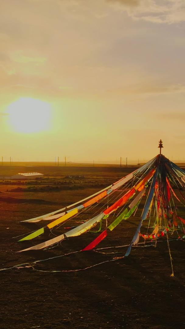 在夕阳下航拍经幡视频的预览图