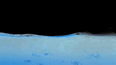 水面海水大海气泡水波纹水蓝色动图视频边框带通道mov视频的预览图