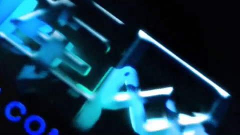 蓝色背景3D立体荧光酷炫logo演绎片头视频的预览图