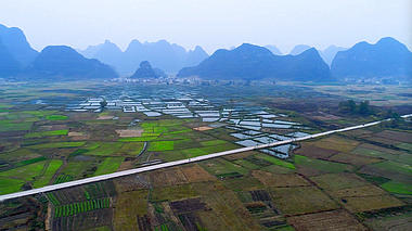4k航拍桂林乡村风景视频的预览图