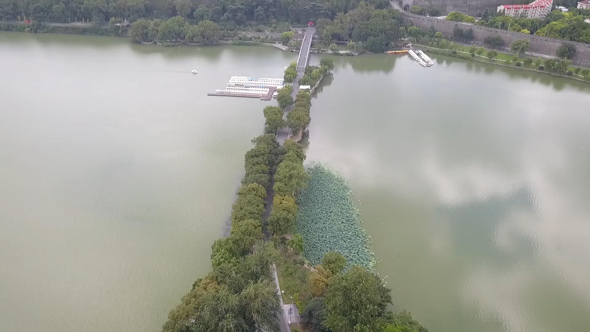 南京玄武湖面航拍视频的预览图