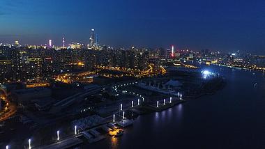 4K航拍上海滨江城市夜景视频的预览图