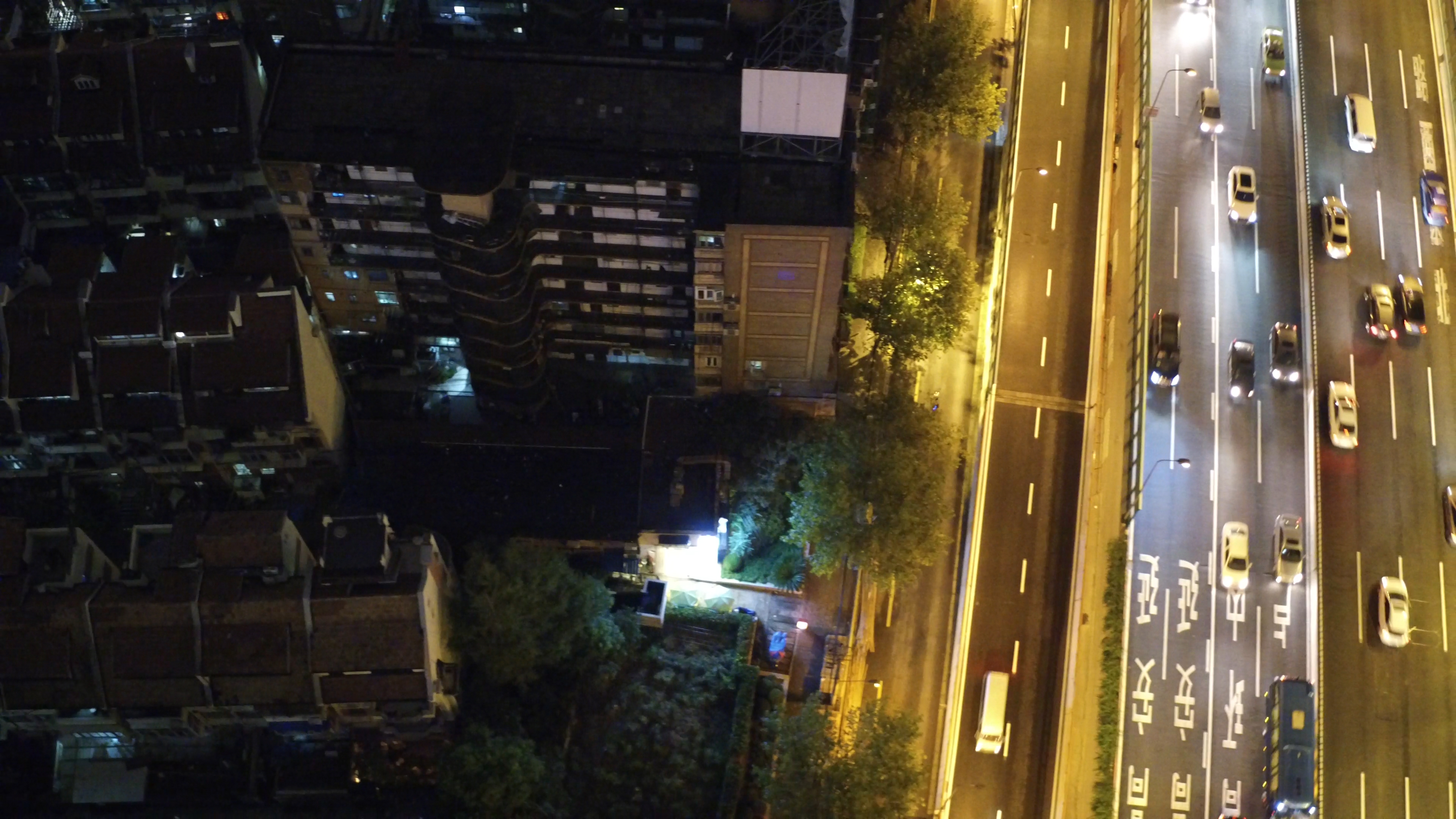 4K上海城市高架航拍视频的预览图